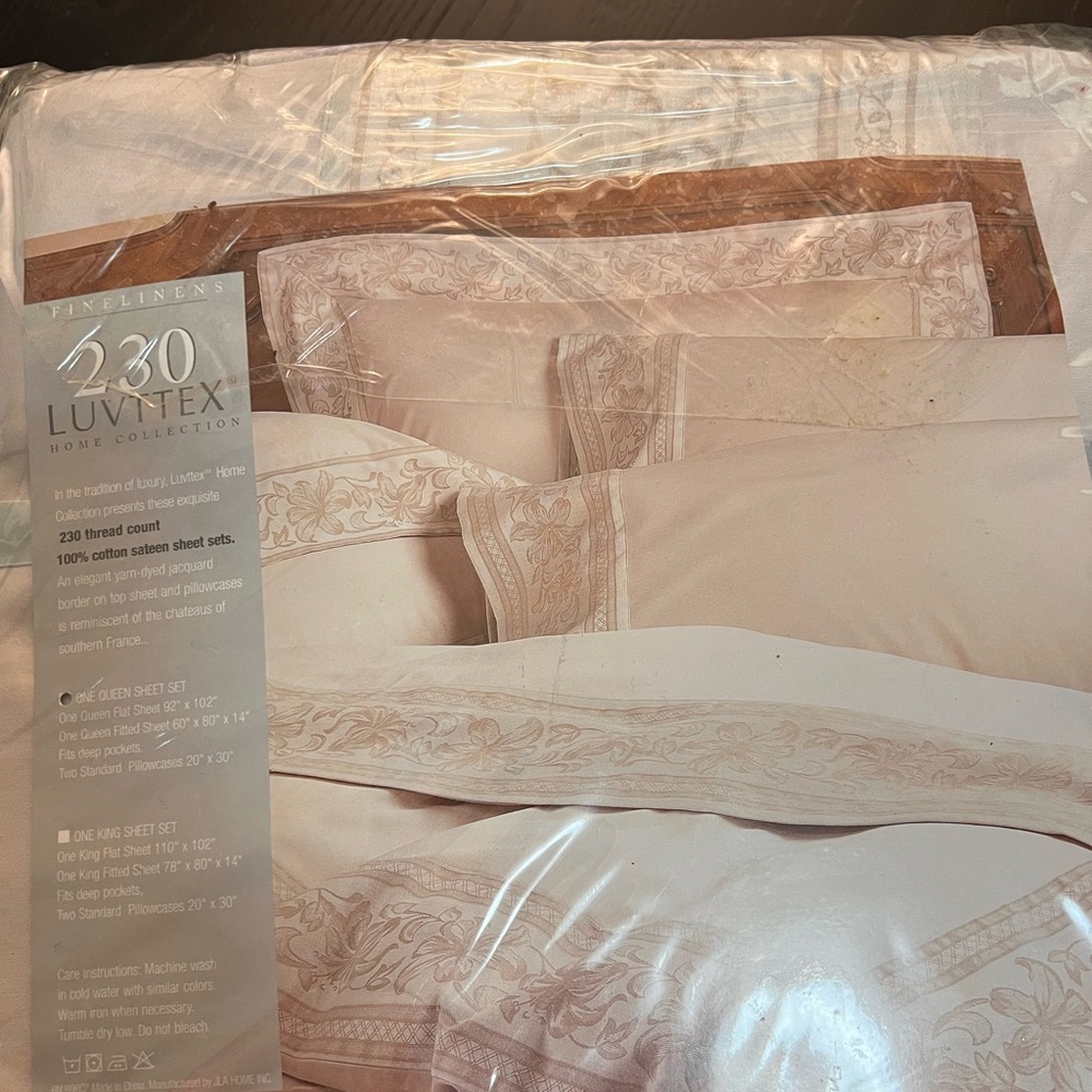 Luvttex 230 thread home collection 100% cotton sateen sheet sets.